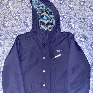 Patagonia kids winter coat size small 7 like new. Worn one season